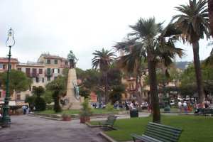 Xtrallusion photo gallery of Italy. Photos, pictures, images and photographs of the Italian Rivieras, the Italian Lakes, the Italian Alps, the Cinque Terre, the Amalfi coast and some of the most beautiful corners of Italy. Plus photos of Italian cities such as Pisa, Milan, Genoa and Rome.